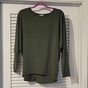 NWOT LulaRoe Bat Sleeve Blouse